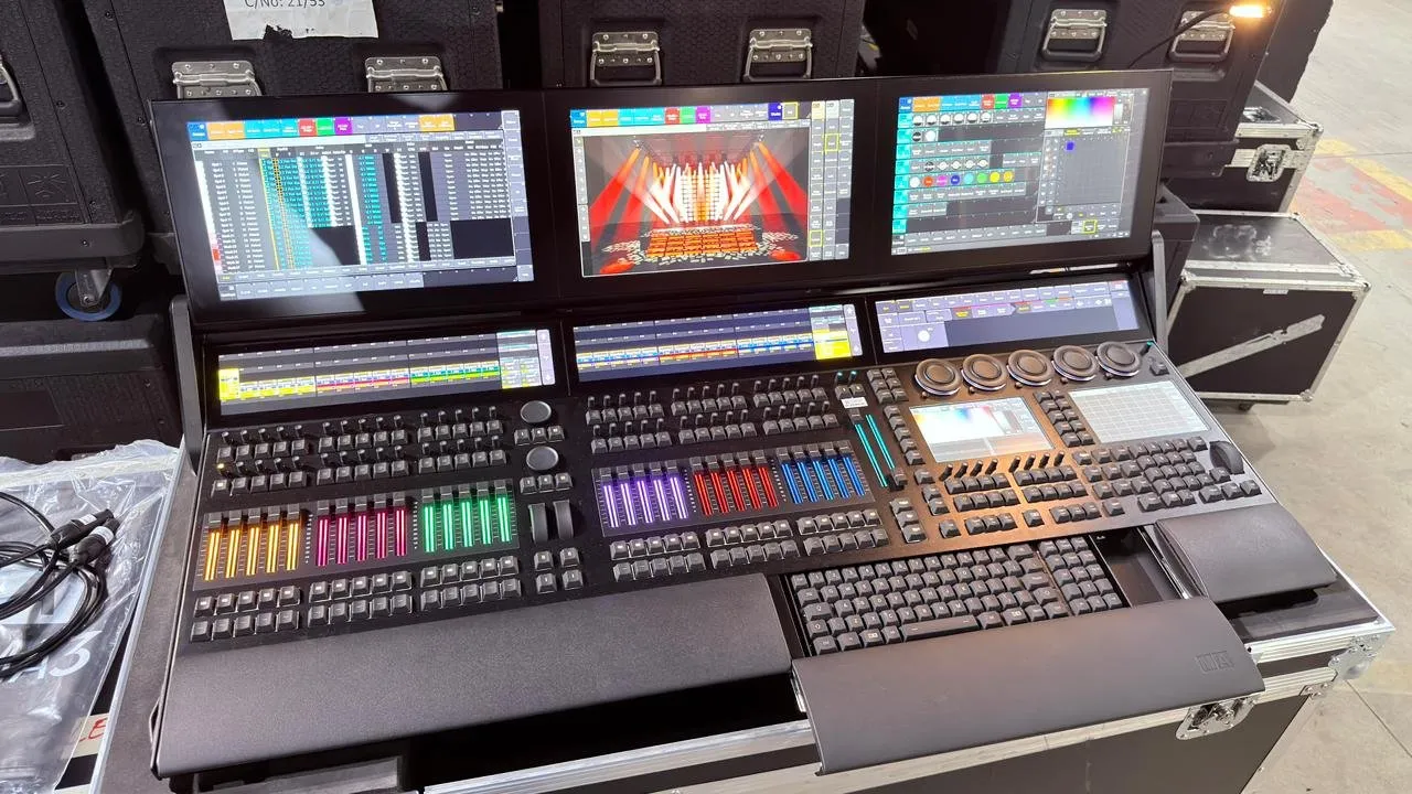 grandMA3 full-size lighting console in operation
